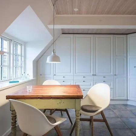 Holiday Home, Hojer Højer